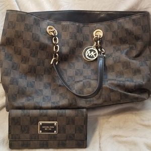 Tote w/matching wallet